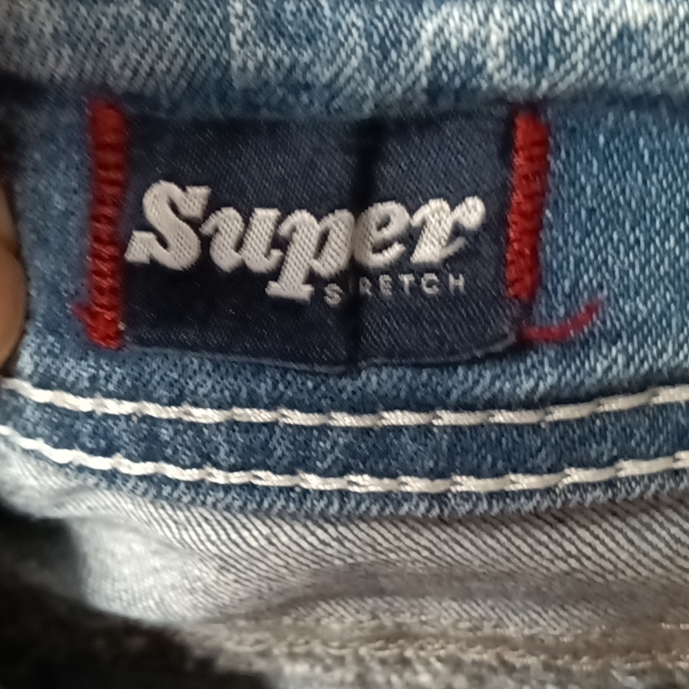 Silver Jeans Suki 26 Cut off Shorts - Picture 7 of 9